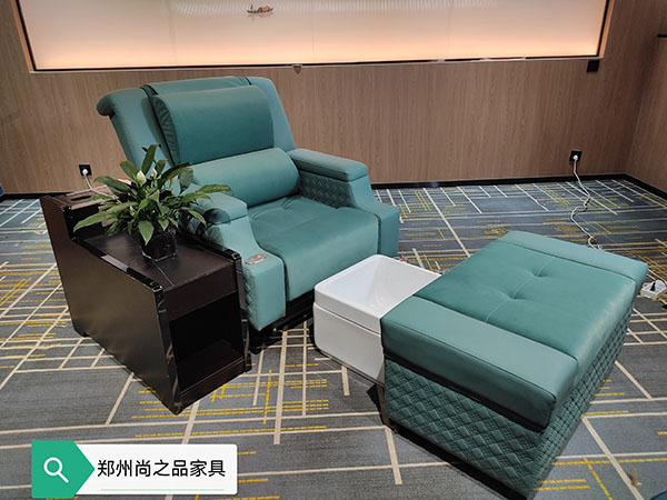 顧客在做足療和按摩時(shí)，優(yōu)秀的技師從來(lái)不問(wèn)力度怎么樣